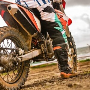 As vantagens de utilizar uma moto off-road em relação a outros veículos