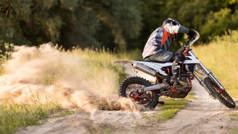 Personalizando sua moto de motocross: acessórios e adaptações
